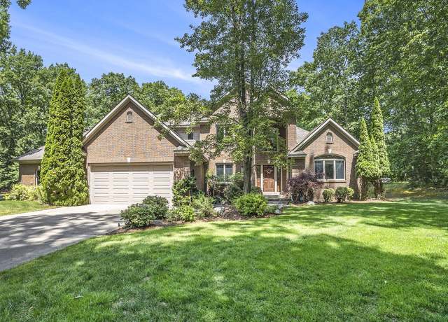 Property at 17055 Forest Lake Dr, West Olive, MI 49460, 6 beds, 4.5 baths