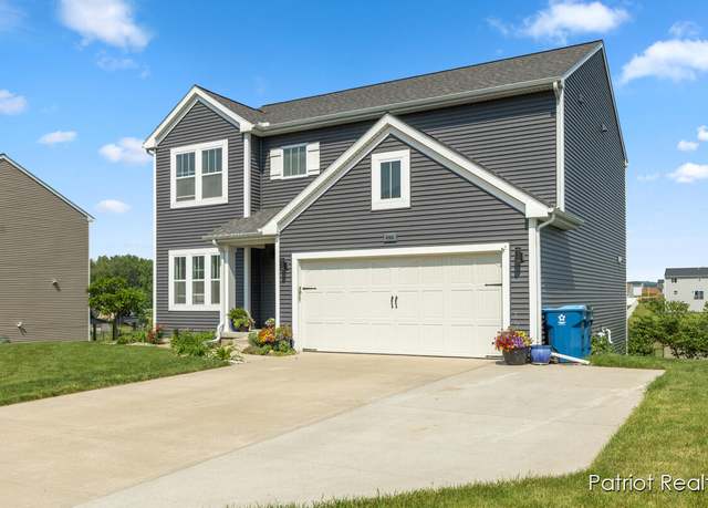 Property at 490 Oak Meadow Dr, Middleville, MI 49333, 4 beds, 2.5 baths