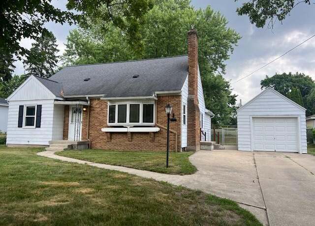 Property at 466 Fairfield Ave NW, Grand Rapids, MI 49504, 4 beds, 2 baths