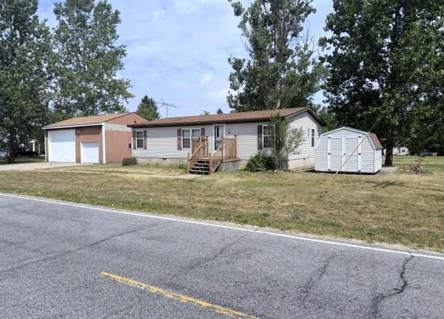 Property at 488 Willow St, Howard City, MI 49329, 3 beds, 2 baths