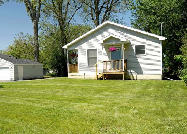 Property at 111 Greenfield Blvd, Marshall, MI 49068, 3 beds, 1 bath