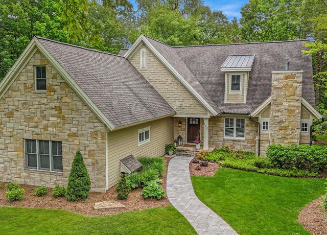 Property at 593 Old Macatawa Ct, Holland, MI 49423, 4 beds, 2.5 baths