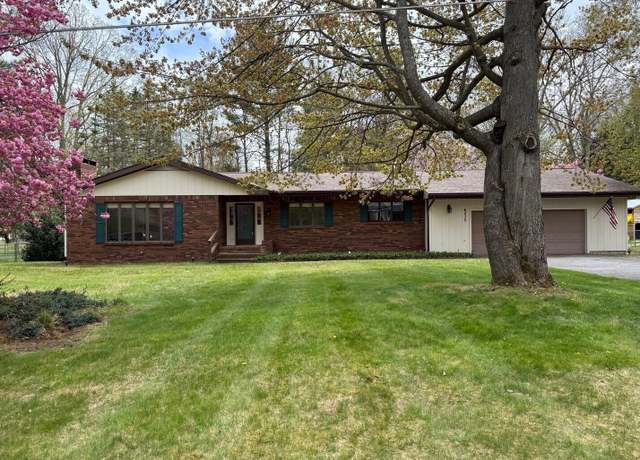 Property at 6035 W Trails End Rd, Ludington, MI 49431, 3 beds, 3.5 baths