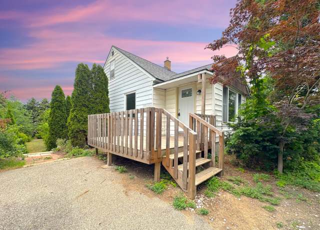Property at 2839 128th Ave, Holland, MI 49424, 4 beds, 1 bath