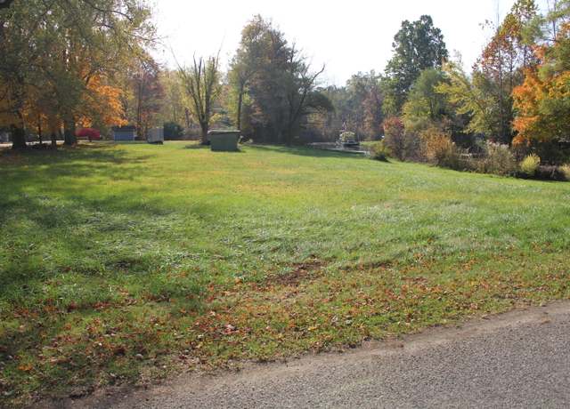 Property at 70492 Beach Dr, Edwardsburg, MI 49112
