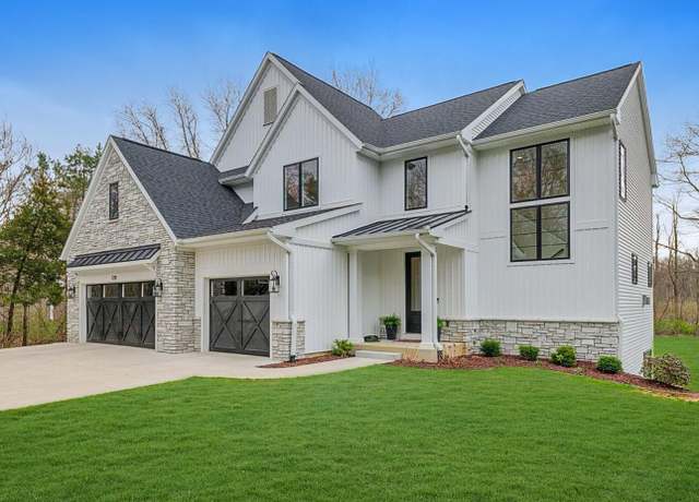 Property at 7211 W R Ave, Kalamazoo, MI 49009, 5 beds, 3.5 baths