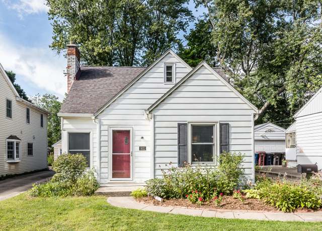 Property at 1621 South Blvd, Ann Arbor, MI 48104, 3 beds, 1 bath
