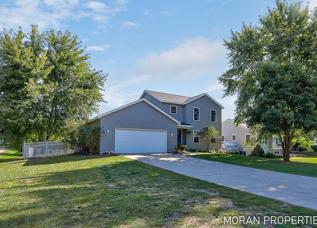 Property at 8938 Cottonwood Dr, Jenison, MI 49428, 4 beds, 2.5 baths
