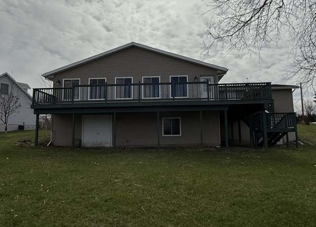 Property at 4300 Dawn Dr, Hillsdale, MI 49242, 4 beds, 1 bath