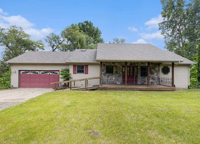 Property at 8445 N Meridian Rd, Pleasant Lake, MI 49272, 2 beds, 2.5 baths