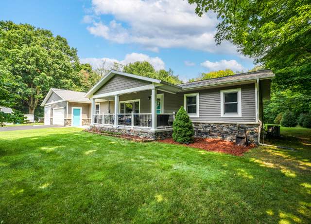 Property at 4179 65th St, Holland, MI 49423, 3 beds, 3 baths