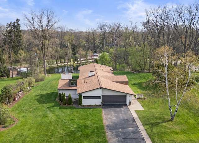 Property at 2330 N Pine Center Dr, West Bloomfield, MI 48323, 4 beds, 2.5 baths