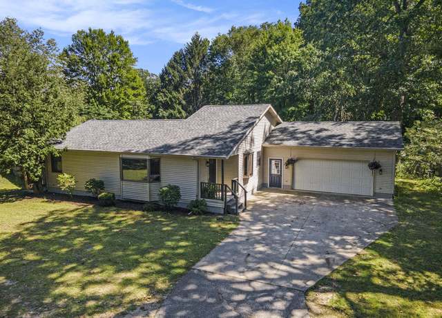 Property at 1560 Havenga St, Muskegon, MI 49445, 4 beds, 2 baths