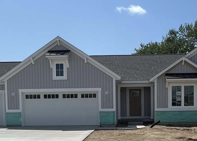 Property at 621 Waterford Village Dr, Walker, MI 49534, 3 beds, 2.5 baths