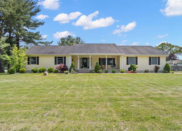 Property at 617 Ramsey Ln, Pleasant Lake, MI 49272, 3 beds, 2.5 baths
