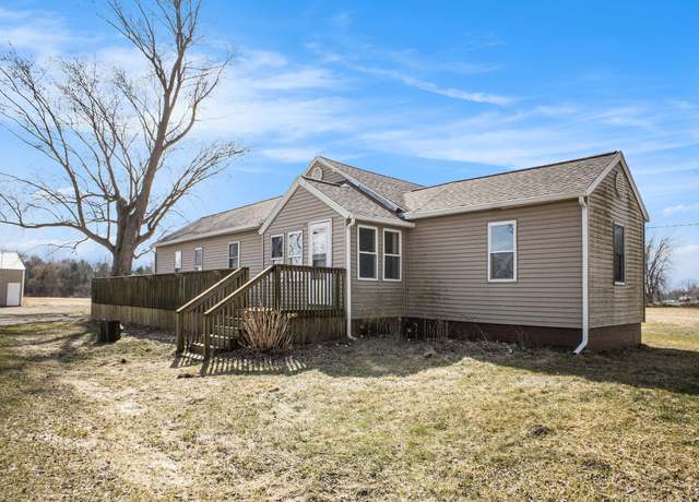 Property at 8140 State Rd, Coopersville, MI 49404, 3 beds, 2 baths