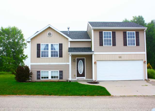 Property at 11707 Bear Meadow Dr SE, Alto, MI 49302, 3 beds, 2 baths