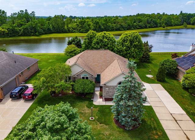 Property at 43191 Winterfield Dr, Sterling Heights, MI 48314, 3 beds, 3 baths