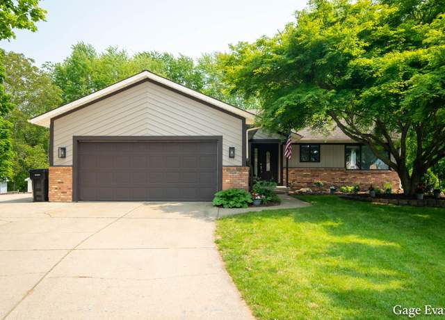 Property at 3022 Pine Meadow Dr SW, Grandville, MI 49418, 4 beds, 3 baths