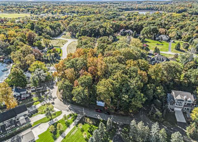 Property at 907 Ridge Ct, Chelsea, MI 48118