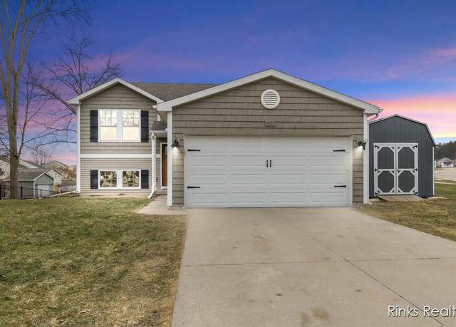 Property at 1627 Hamlet Dr, Lowell, MI 49331, 3 beds, 2.5 baths