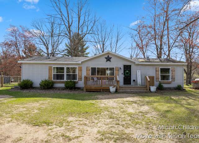 Property at 14560 Division Ave NE, Cedar Springs, MI 49319, 3 beds, 2 baths