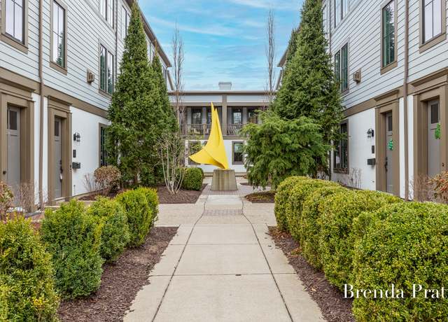 Property at 678 Croswell Ave SE, Grand Rapids, MI 49506, 3 beds, 2.5 baths