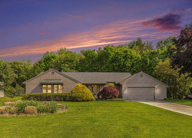 Property at 7664 Kenrob Dr SE, Grand Rapids, MI 49546, 5 beds, 3.5 baths