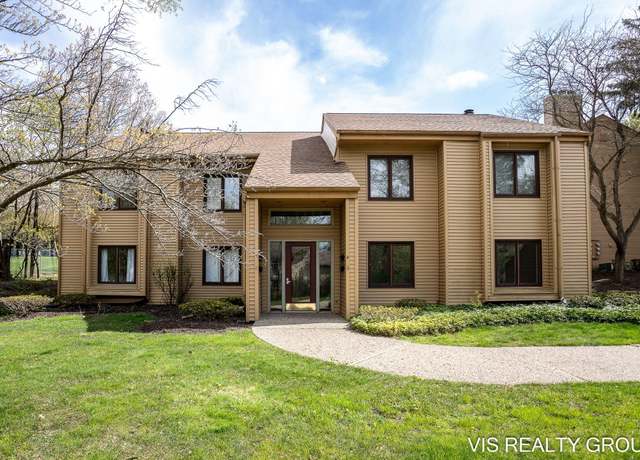 Property at 300 Farington Blvd #2, Holland, MI 49423, 2 beds, 1 bath