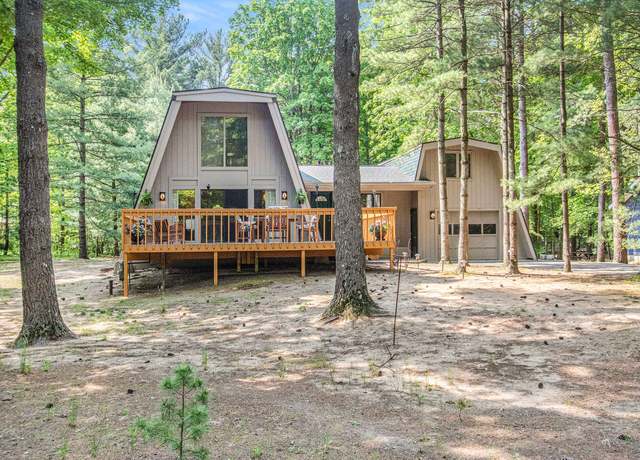 Property at 77125 Pinewood Ln, South Haven, MI 49090, 3 beds, 1.5 baths