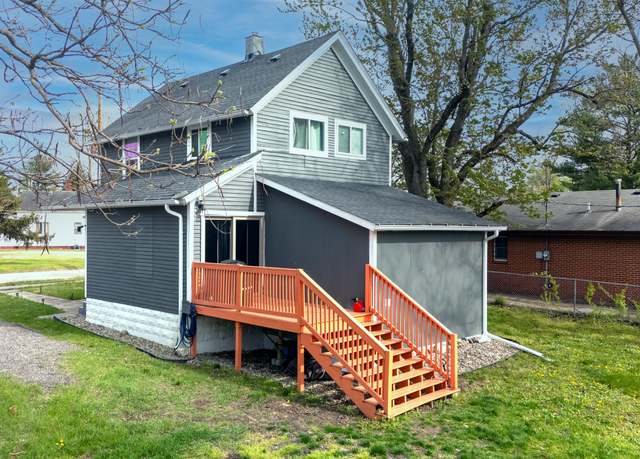 Property at 104 S Lowe St, Dowagiac, MI 49047, 3 beds, 1 bath