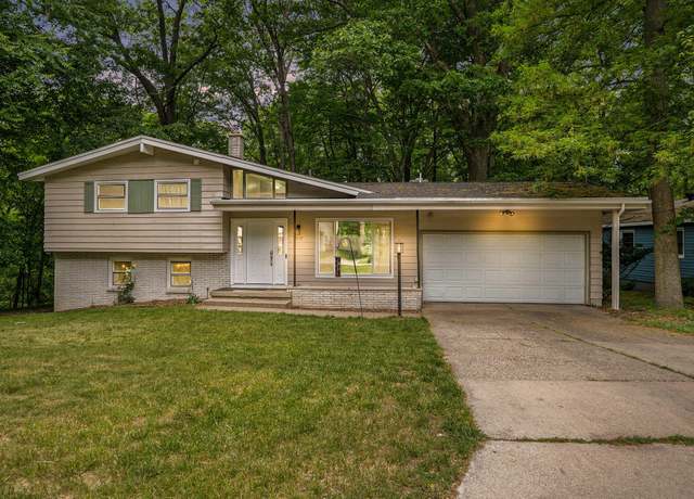 Property at 2037 Holliday Dr SW, Wyoming, MI 49519, 4 beds, 2 baths
