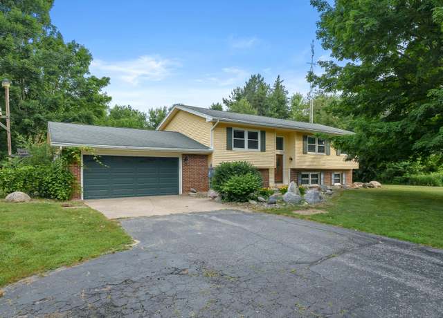 Property at 34830 Riverview Dr, Paw Paw, MI 49079, 4 beds, 3 baths