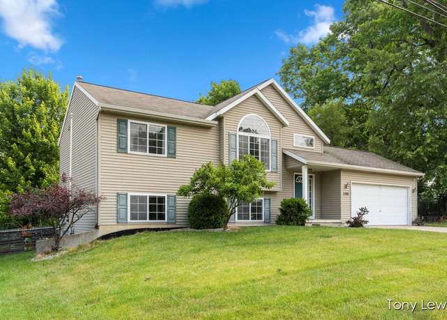 Property at 1591 Aberdeen St NE, Grand Rapids, MI 49505, 4 beds, 2 baths