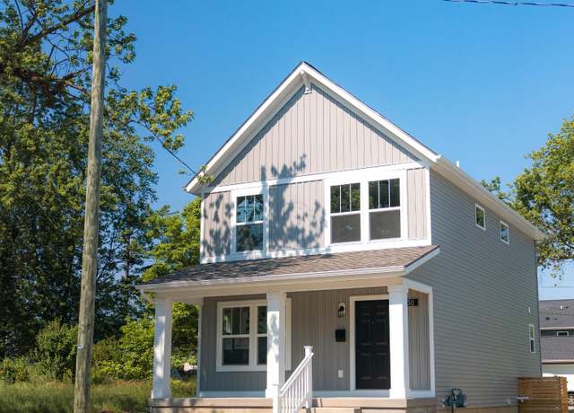 Property at 511 La Grave Ave SE, Grand Rapids, MI 49503, 3 beds, 2.5 baths