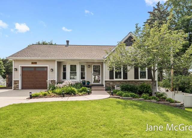 Property at 15159 Westray St, Grand Haven, MI 49417, 4 beds, 2 baths