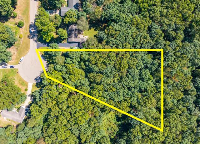 Property at 64789 Winterwoods Dr, Lawton, MI 49065
