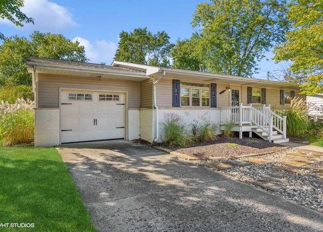 Property at 1111 Shore Dr, New Buffalo, MI 49117, 4 beds, 2.5 baths
