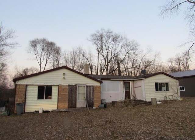 Property at 440 Sprung Lake Dr, Coldwater, MI 49036, 3 beds, 1 bath