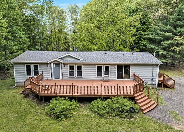 Property at 9295 Vinton Ave, Sparta, MI 49345, 3 beds, 2 baths