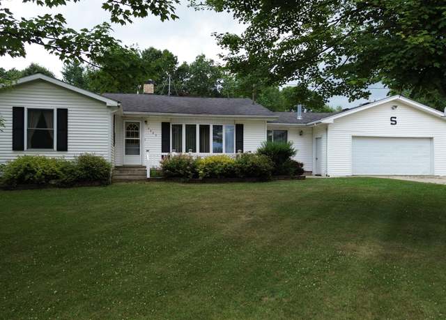 Property at 4085 N Cedar Lake Rd, Edmore, MI 48829, 3 beds, 1.5 baths