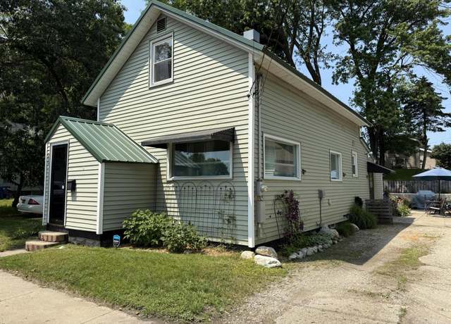 Property at 274 6th Ave, Manistee, MI 49660, 3 beds, 1 bath