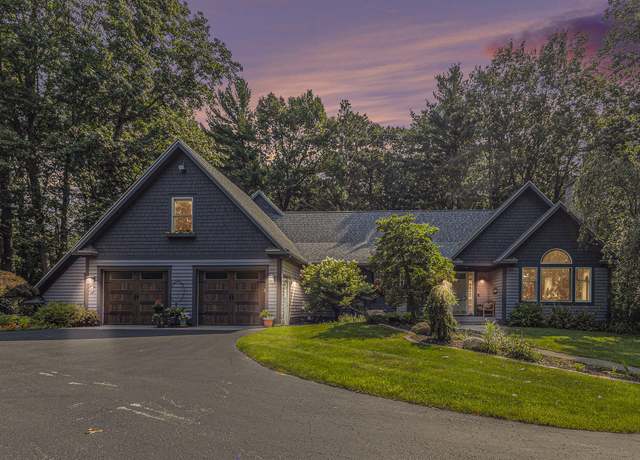 Property at 5512 W Oakridge Dr, Ludington, MI 49431, 6 beds, 5 baths