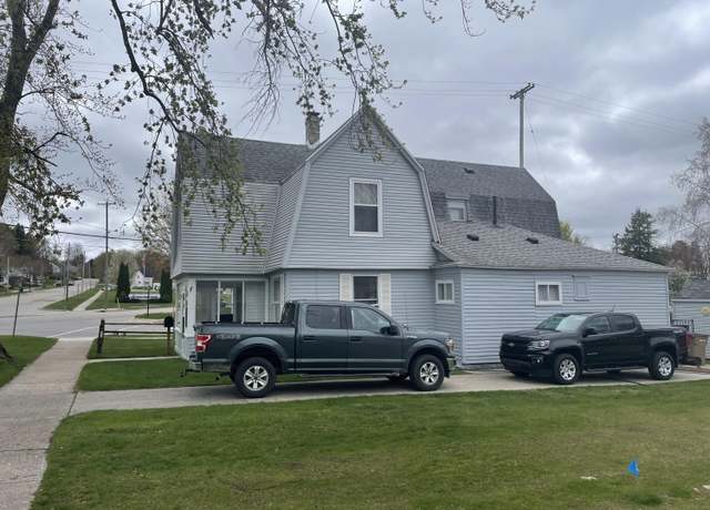 Property at 9 N Michigan Ave, Shelby, MI 49455, 4 beds, 1.5 baths