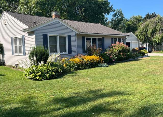 Property at 32 E 29th St, Holland, MI 49423, 4 beds, 2 baths