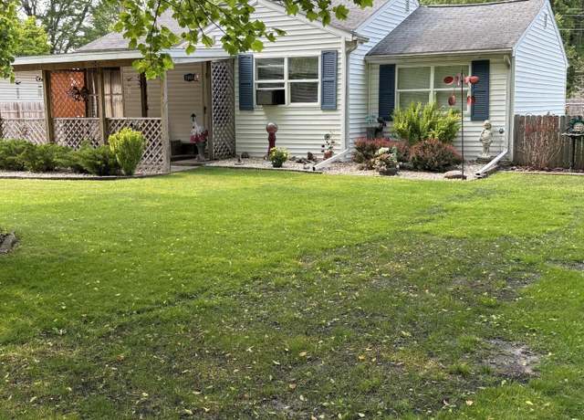Property at 2065 Reggie Dr, Benton Harbor, MI 49022, 2 beds, 1 bath