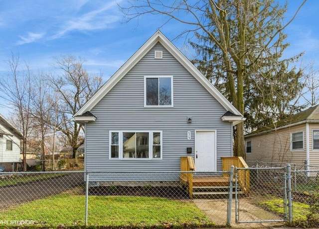 Property at 979 Lavette Ave, Benton Harbor, MI 49022, 3 beds, 1 bath