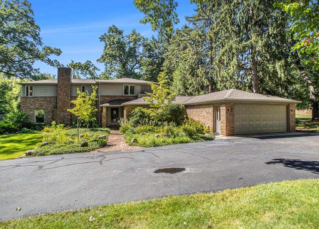 Property at 25 W Minges Rd, Battle Creek, MI 49015, 5 beds, 3 baths