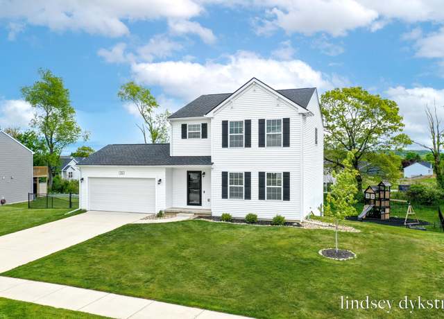 Property at 454 Oak View Dr, Middleville, MI 49333, 4 beds, 2.5 baths