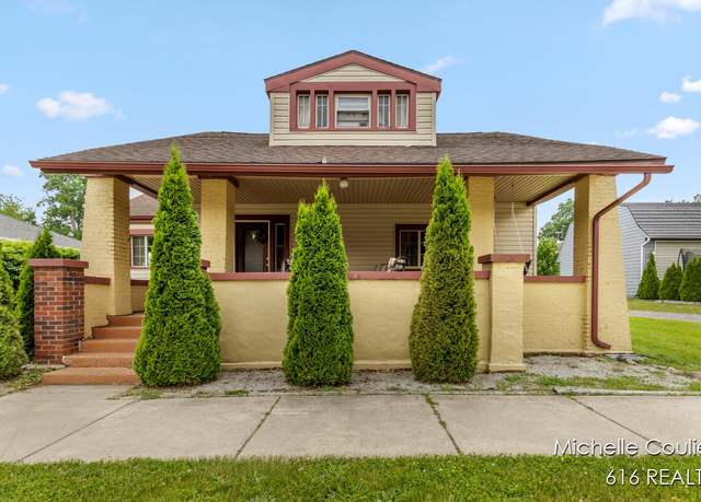 Property at 626 Academy St, Portland, MI 48875, 3 beds, 2.5 baths